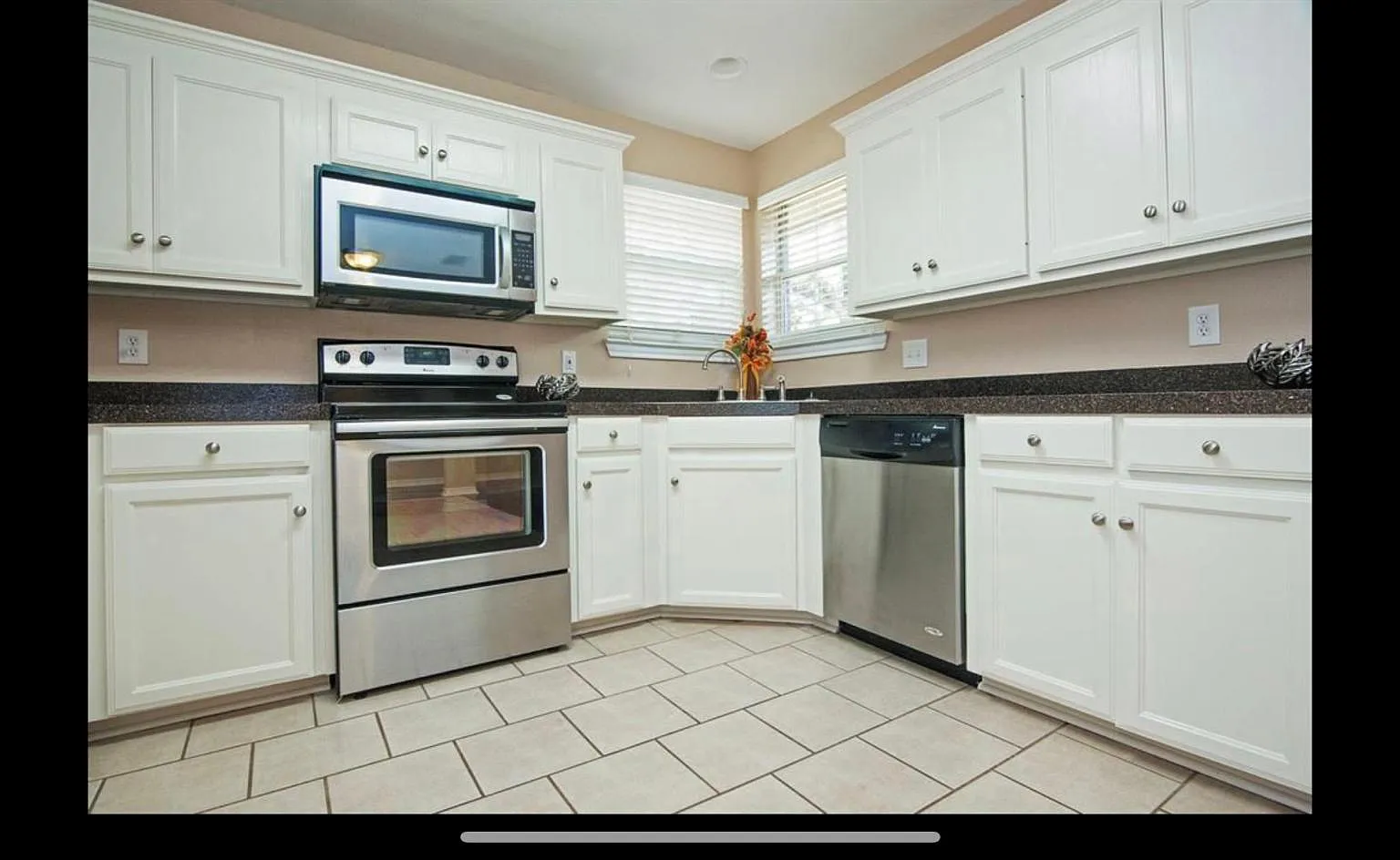 206 Ridgeway Dr — Photo 3