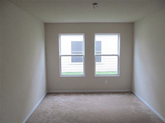 5th image of 3102 Madison Elm St