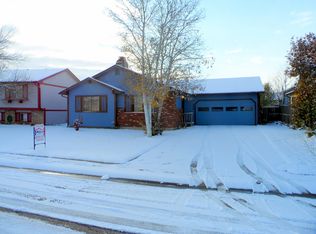 920 Columbine Dr, Windsor, CO 80550