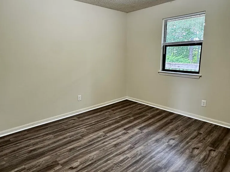 710 Patton Cir #6 — Photo 5