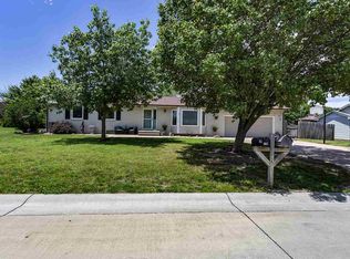 1617 Tanglewood Rd, Rose Hill, KS 67133