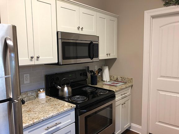 5th image of 226 Massee Cir