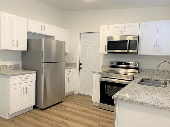 5th image of 103 Park Dr