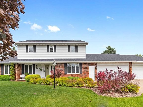 iNSULATED 3 CAR GARAGE