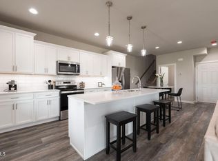 729 Compass Ln, Bismarck, ND 58504