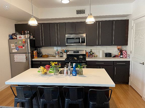 3rd image of 1200 Bedford St Unit 201