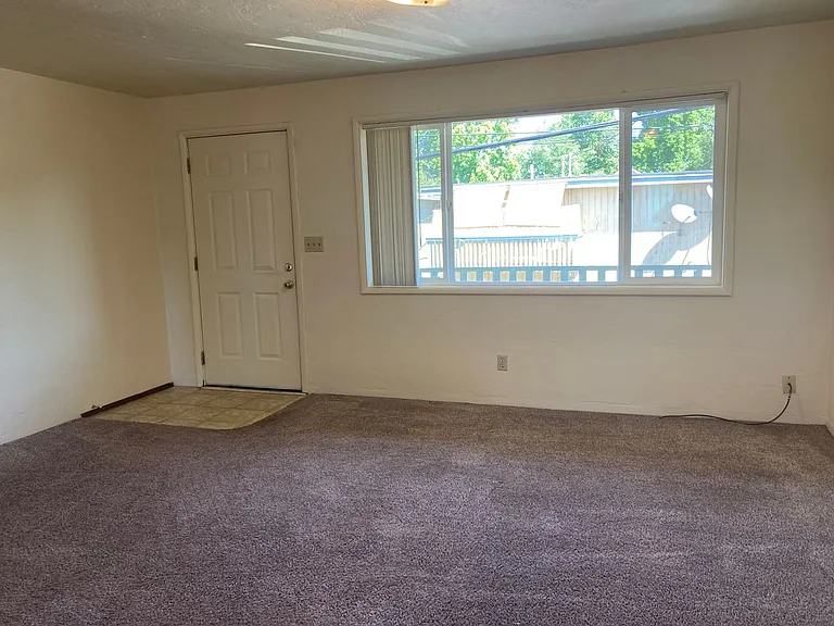 725 W 4th Alley 4th 440 Madison #726-W-460 — Photo 2