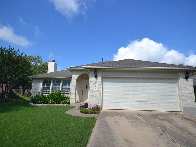 1803 Warwick Cv — Photo 1