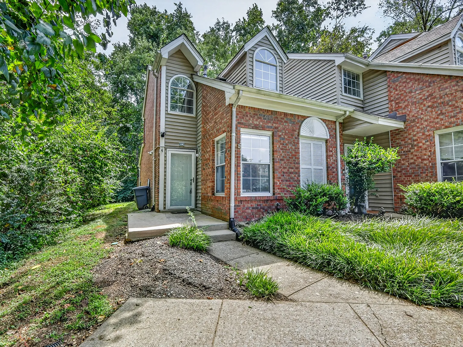 440 English Ivy Drive - - — Photo 1