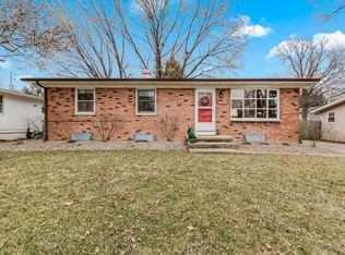 1006 Holiday Dr, Champaign, IL 61821