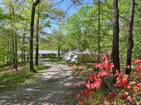 490 Twin Lakes Dr, Roanoke, AL 36274