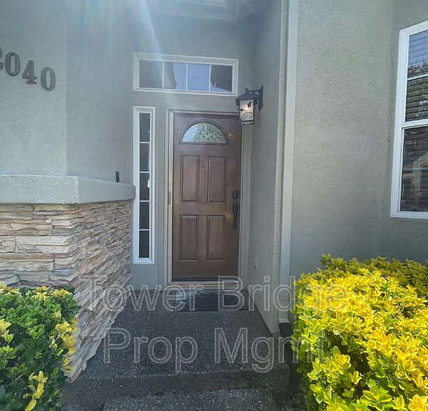 12040 Gold Pointe Ln — Photo 3