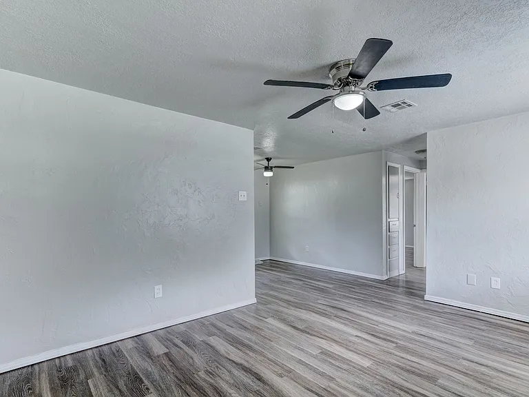 1904 Cherry Ln — Photo 29