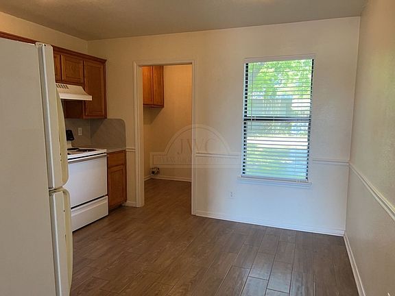 5th image of 405-411 W Avenue D #1512FF382