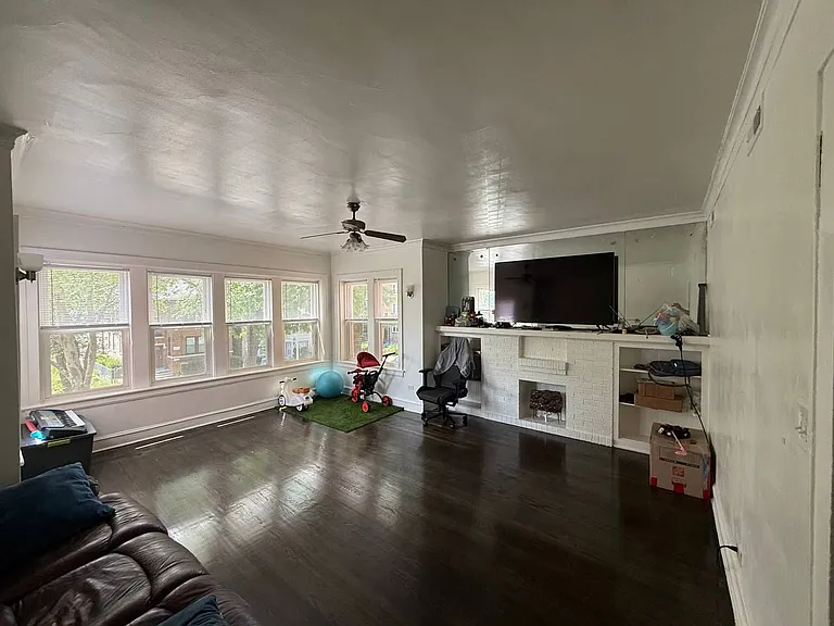 6419 N Fairfield Ave #2 — Photo 2