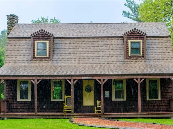 18 Lynn Ellen Dr, Acushnet, MA 02743