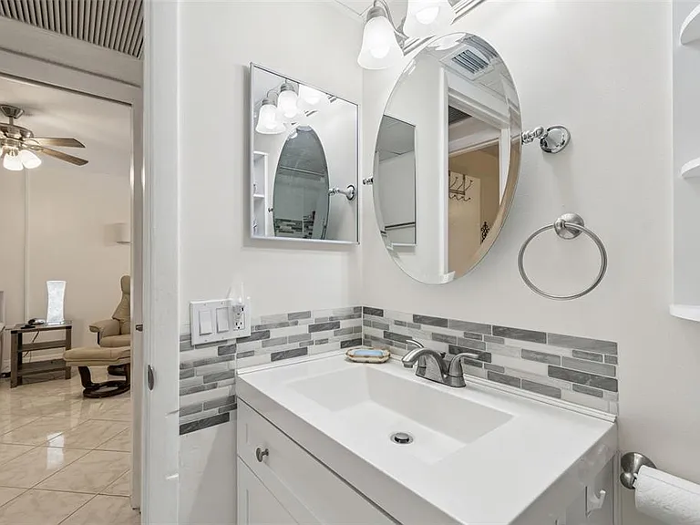2750 E Bay Dr #12B — Photo 20