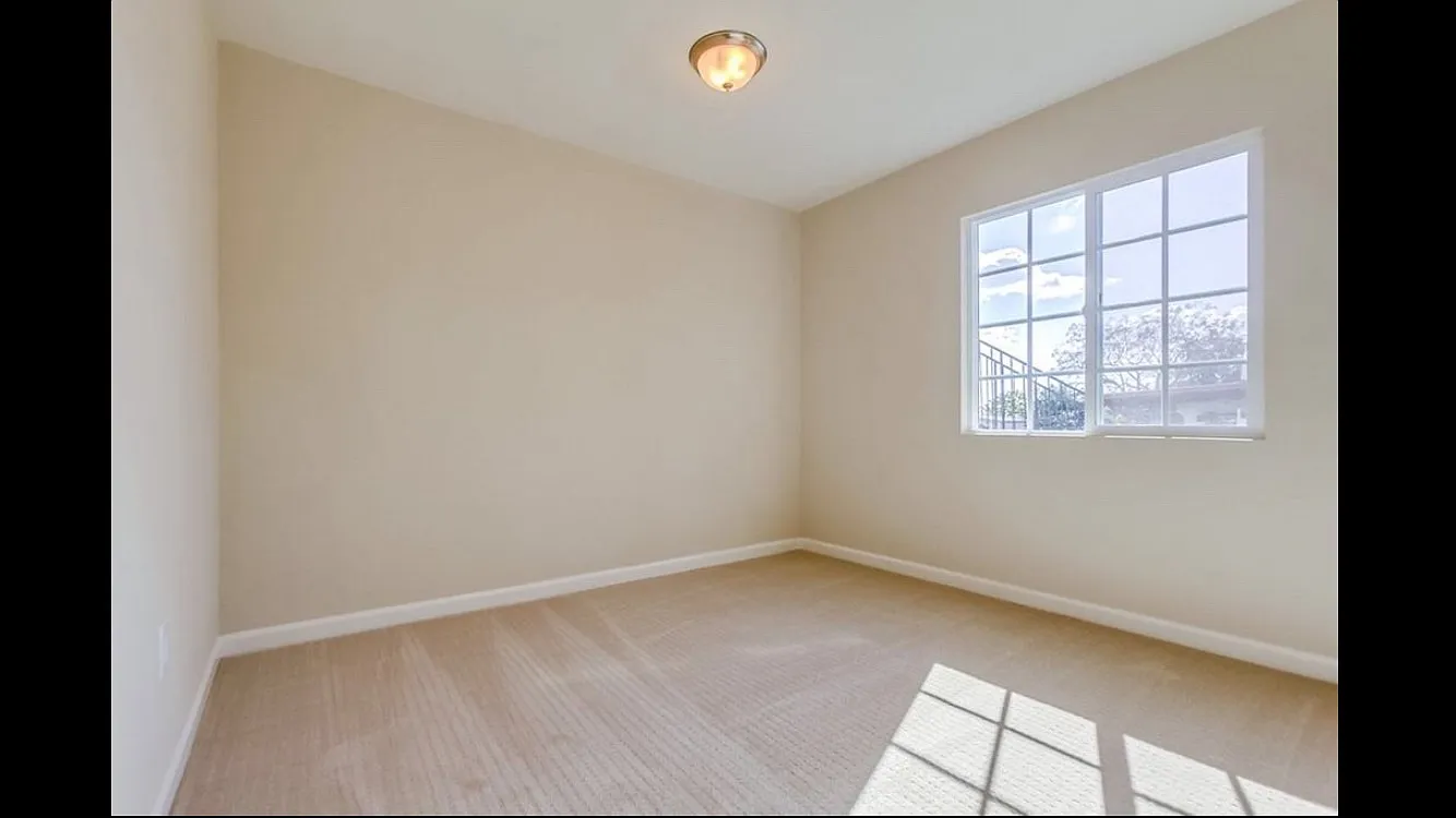 3 bed, 1150 sqft, $1,100 — Photo 2