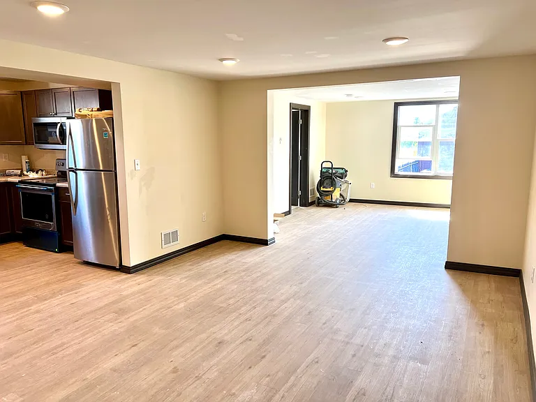 204 N 3rd Ave #B — Photo 4