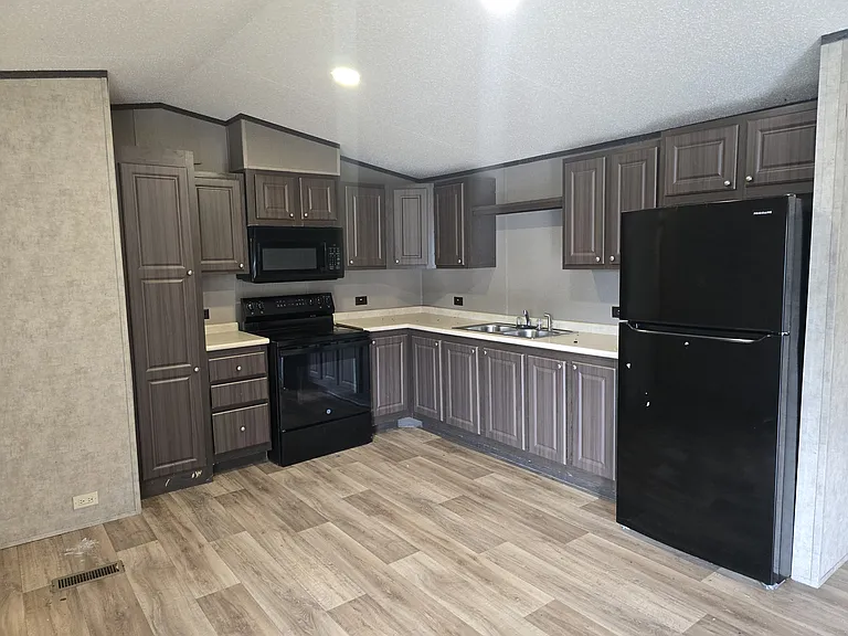 Woodward Estates MHC - Rent to Own — Photo 17