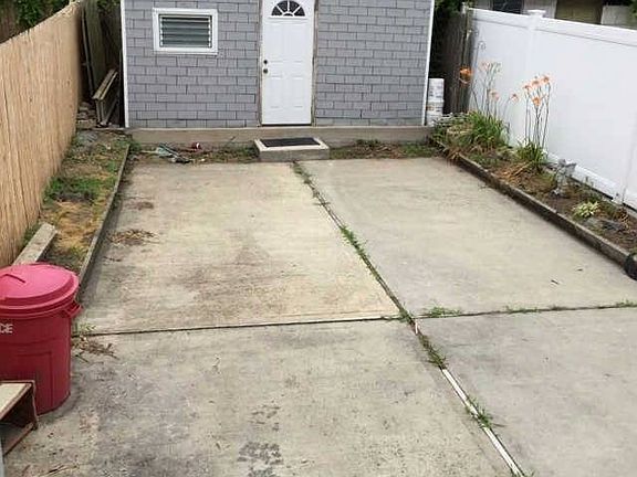 4th image of 10142 93rd St