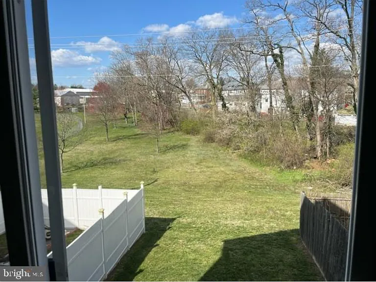 841 Monet Dr — Photo 4