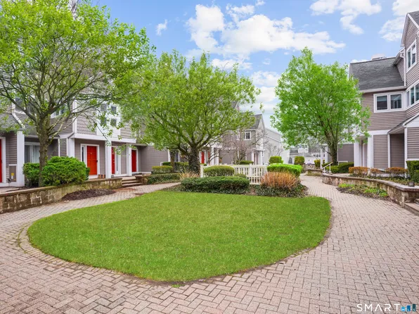 453 East Putnam Avenue #4B, Greenwich, CT 06807