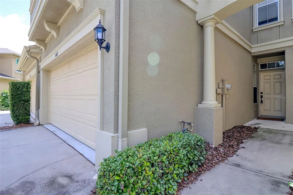 2 bed, 2.5 bath, 1730 sqft, $2,500 — Photo 4