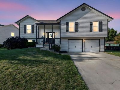 1106 Huntington Ln, Greenwood, MO, 64034