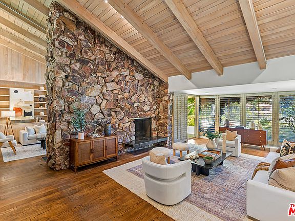 5th image of 11356 Thurston Cir