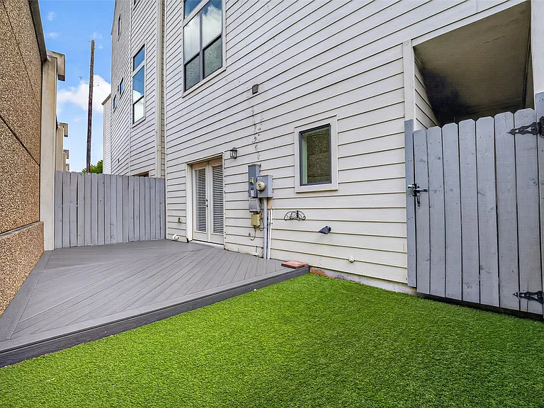 4104 Marina St — Photo 46