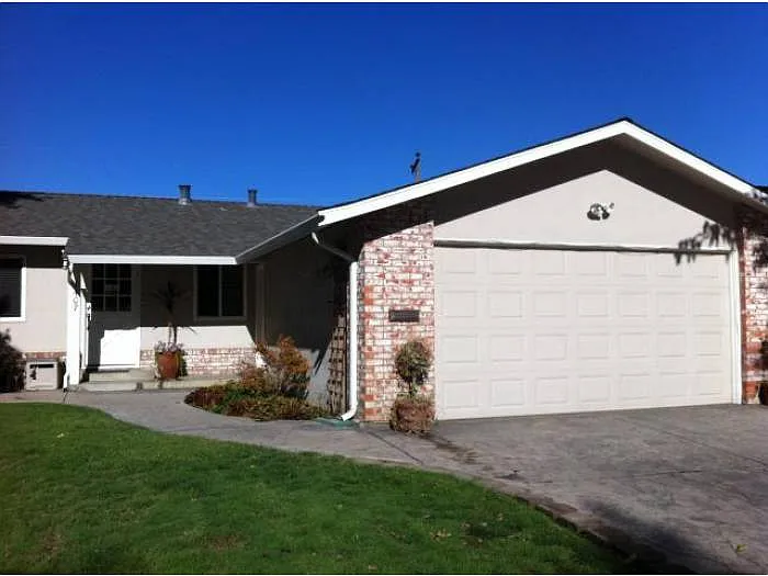 1407 Jeffrey Dr photo 1