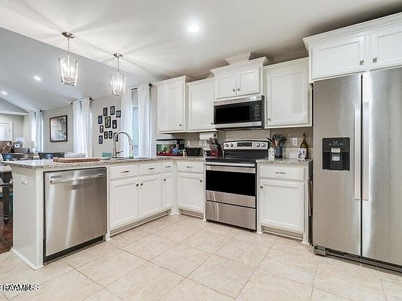 5th image of 308 Harvest Ln