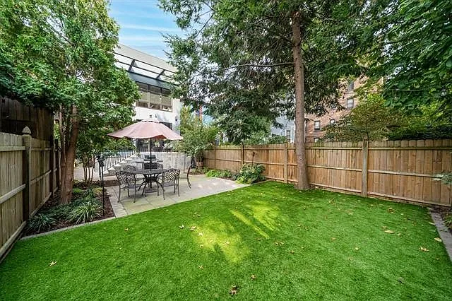 105 Fairview Ave — Photo 42