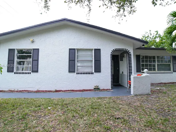 671 SW 28th Way, Fort Lauderdale, FL 33312