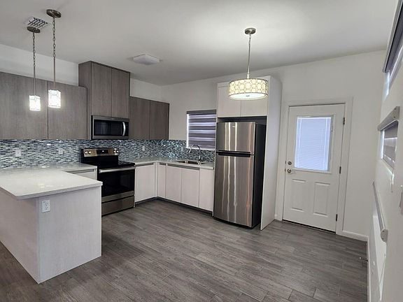 3rd image of 909 W Garrison Dr APT 1