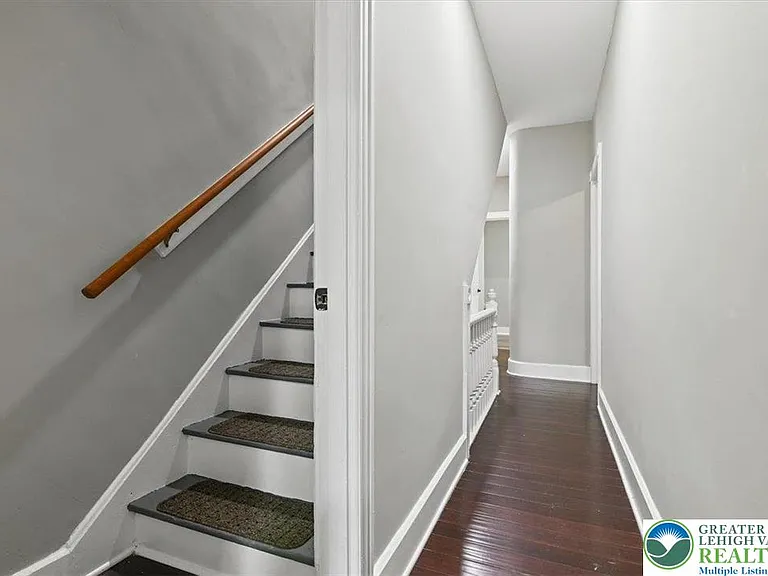 510 5th Ave — Photo 22