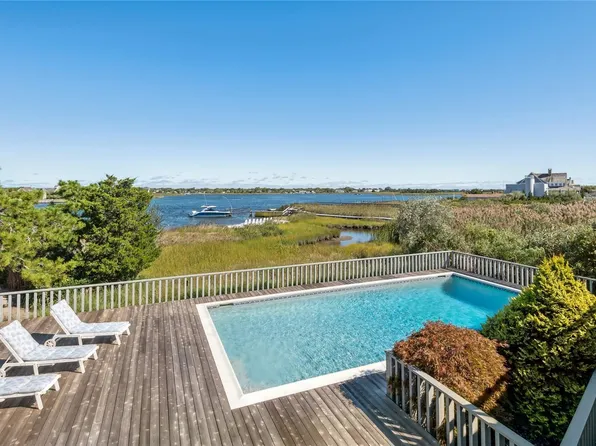218 Dune Rd, Westhampton Beach, NY 11978