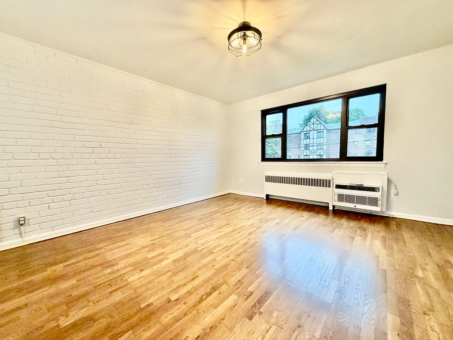 Stonelea Pl, New Rochelle — Photo 4