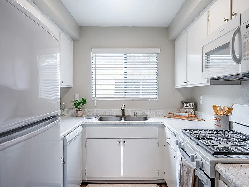 Galleria Townhomes — Photo 3