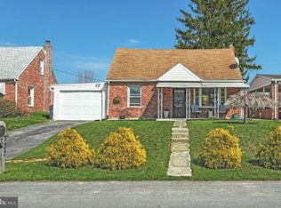 327 Greystone Rd, York, PA 17402