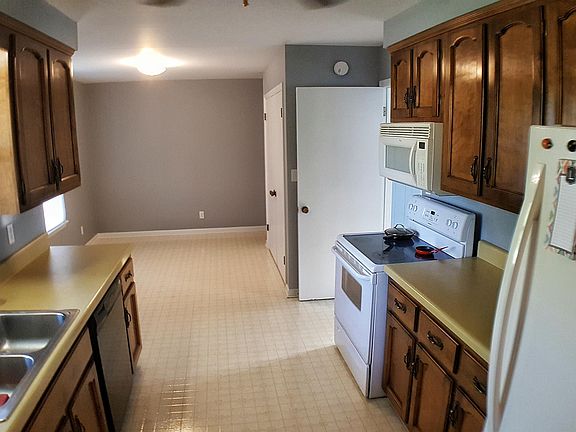 5th image of 521 Aurelia Lynn Dr