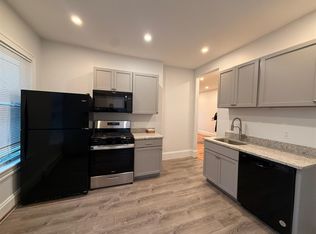 37R Oak St, Somerville, MA 02143