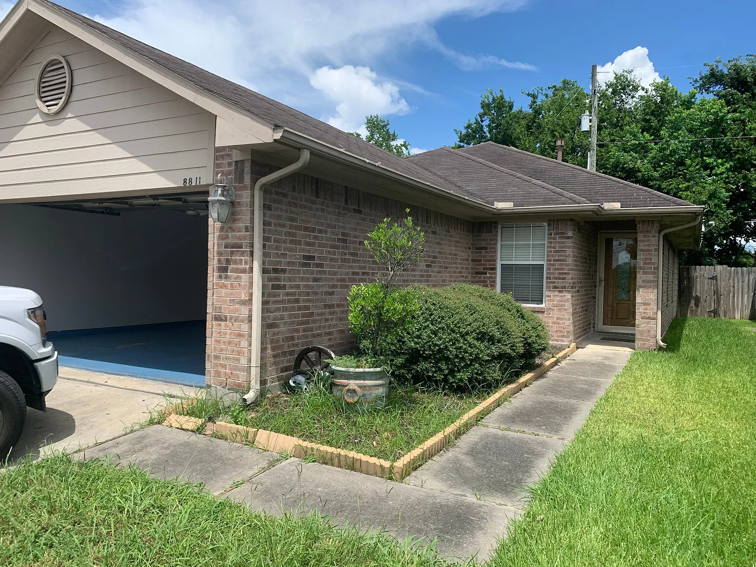 3 bed, 1800 sqft, $1,900 — Photo 2