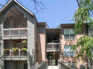 12533 Lighthouse Way Dr APT B, Creve Coeur, MO 63141