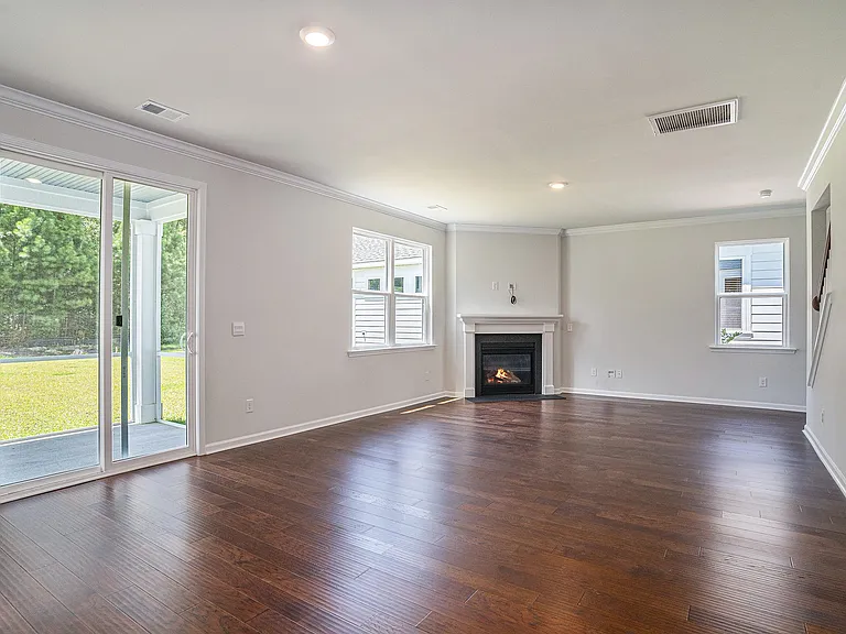 201 Cherry Grove Dr — Photo 12