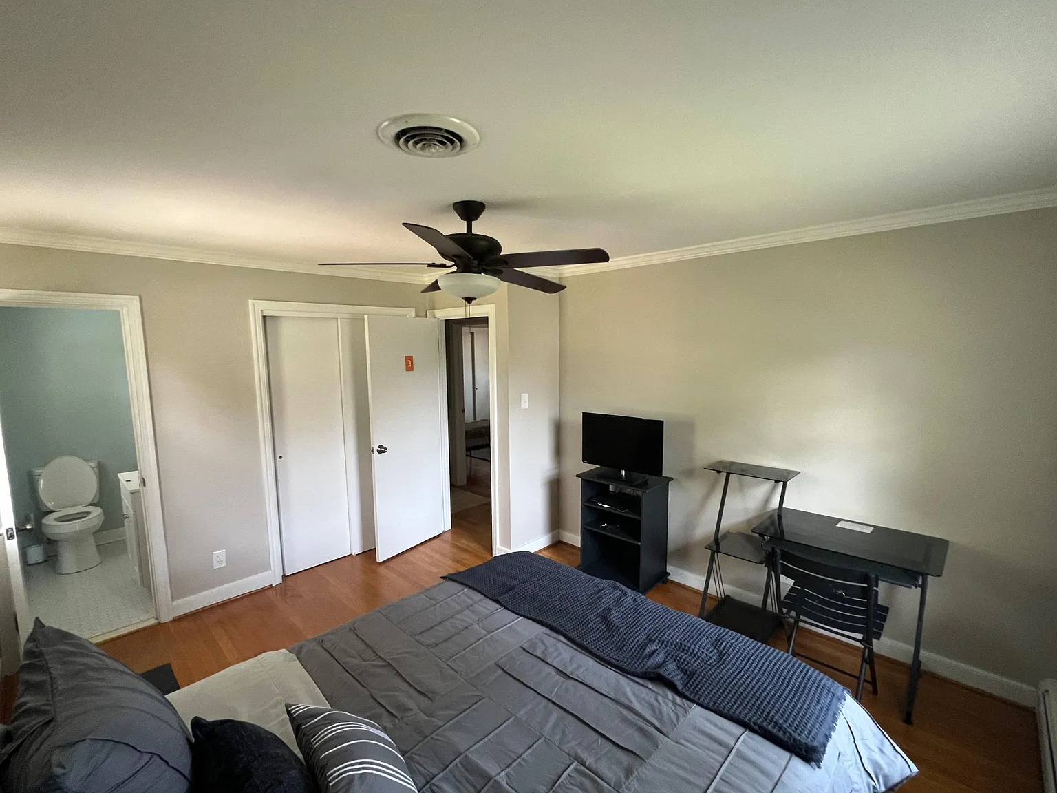 1 bed, 2.0 bath, 2000 sqft, $1,356 — Photo 4