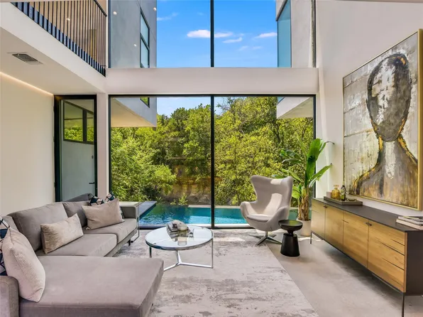 1111 W 31st St, Austin, TX 78705