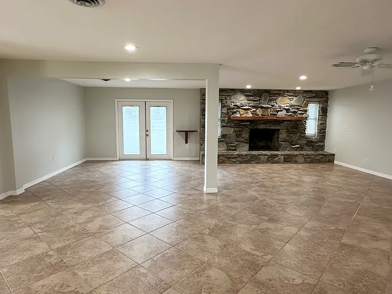 710 Morningside Dr — Photo 6