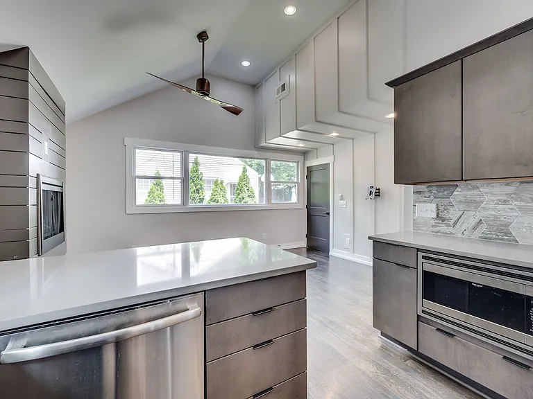 1421 Janie Ave — Photo 12